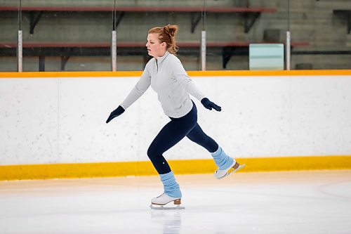 BROOK JONES / WINNIPEG FREE PRESS
Skate Winnipeg offers adult figure skating classes, which are for adults 28 years and older, three times a week. Pictured: Grace Penner, 22, practices figure skating moves at the Eric Coy Arena in Winnipeg, Man., Thursday, Dec. 14, 2023.