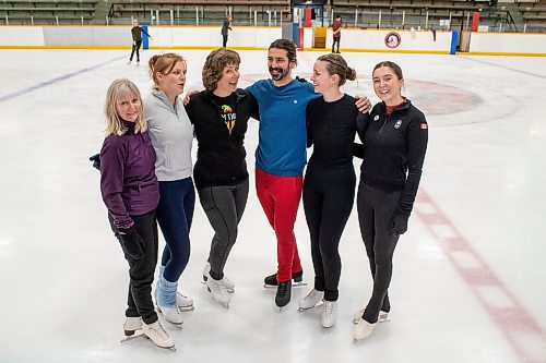 BROOK JONES / WINNIPEG FREE PRESS
Skate Winnipeg offers adult figure skating classes, which are for adults 28 years and older, three times a week. Connie Winning (left), who is responsbile for coaching adults in the group, Grace Penner, 22, Leanne Gowler, Philippe Pare, Jensen Fridfinnson, 27 and Elizabeth Kenyon, are pictured during a figure skating practice at the Eric Coy Arena in Winnipeg, Man., Thursday, Dec. 14, 2023.
