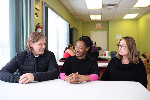 10012024
Brandon Mayor Jeff Fawcett, BNRC executive director Rushana Newman and Life's Journey Inc. program manager Jodi Roney engage in conversation Wednesday at the new overnight drop-in centre opened by the BNRC on Princess Avenue at Eighth Street. 
(Tim Smith/The Brandon Sun)