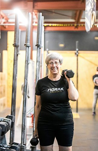 MIKAELA MACKENZIE / WINNIPEG FREE PRESS
	
Yvonne Morier uses the dumbbells at Norak Crossfit on Wednesday, Jan. 10, 2024. Morier has been lifting weights since she retired, and has noticed a real difference in her strength, stamina, and endurance. For AV Kitching story.
Winnipeg Free Press 2023