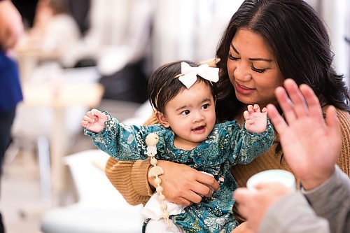 MIKAELA MACKENZIE / WINNIPEG FREE PRESS
	
Elyanna Almojuela (nine months) and her mom, Anna Almojuela, at Heartland Fertility on Thursday, Jan. 11, 2024. For AV story.
Winnipeg Free Press 2023