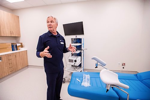 MIKAELA MACKENZIE / WINNIPEG FREE PRESS
	
Dr. Gordon McTavish, medical director, in the hysteroscopy room at Heartland Fertility on Thursday, Jan. 11, 2024. For AV story.
Winnipeg Free Press 2023