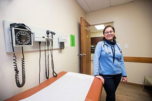 MIKAELA MACKENZIE / WINNIPEG FREE PRESS
	
Dr. Shadi Rezazadeh in the re-opened Rivergrove Medical Clinic (it is currently operating as a walk-in, but she is expecting to hire more doctors and bring back patients soon) on Friday, Jan. 12, 2024. For Kevin story.
Winnipeg Free Press 2023