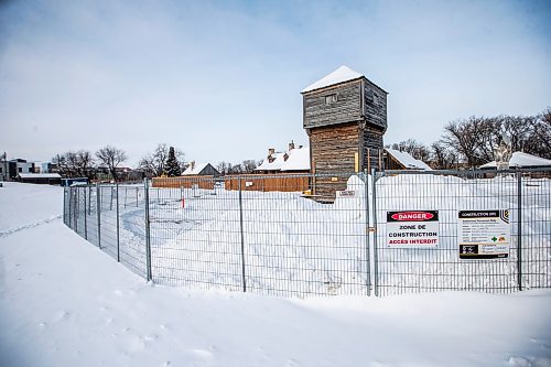 MIKAELA MACKENZIE / WINNIPEG FREE PRESS
	
Fort Gibraltar, under construction in preparation for Festival du Voyageur, on Thursday, Jan. 18, 2024. For Eva Wasney story.
Winnipeg Free Press 2024