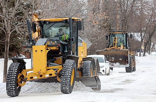 18012024
Crews work to clear snow from Brandon Avenue in the Wheat City on a cold Thursday. (Tim Smith/The Brandon Sun)