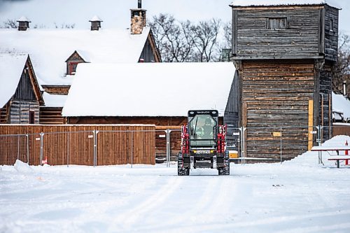 MIKAELA MACKENZIE / WINNIPEG FREE PRESS
	
Fort Gibraltar, under construction in preparation for Festival du Voyageur, on Thursday, Jan. 18, 2024. For Eva Wasney story.
Winnipeg Free Press 2024