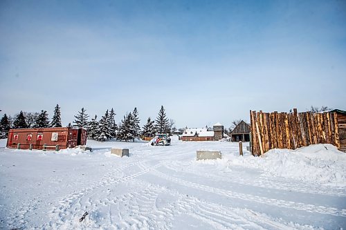 MIKAELA MACKENZIE / WINNIPEG FREE PRESS
	
Fort Gibraltar, under construction in preparation for Festival du Voyageur, on Thursday, Jan. 18, 2024. For Eva Wasney story.
Winnipeg Free Press 2024