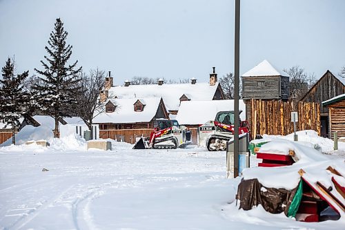 MIKAELA MACKENZIE / WINNIPEG FREE PRESS
	
Fort Gibraltar, under construction in preparation for Festival du Voyageur, on Thursday, Jan. 18, 2024. For Eva Wasney story.
Winnipeg Free Press 2024