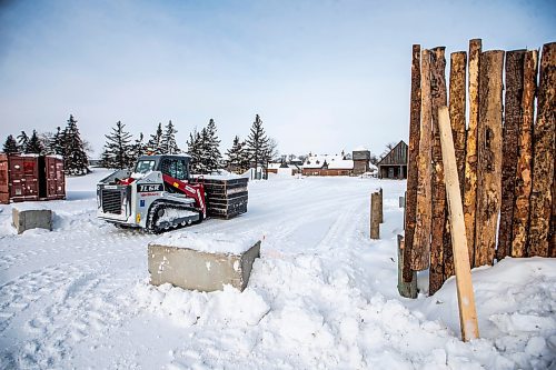 MIKAELA MACKENZIE / WINNIPEG FREE PRESS
	
Fort Gibraltar, under construction in preparation for Festival du Voyageur, on Thursday, Jan. 18, 2024. For Eva Wasney story.
Winnipeg Free Press 2024