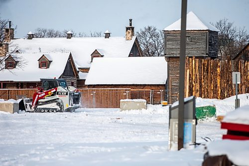 MIKAELA MACKENZIE / WINNIPEG FREE PRESS
	
Fort Gibraltar, under construction in preparation for Festival du Voyageur, on Thursday, Jan. 18, 2024. For Eva Wasney story.
Winnipeg Free Press 2024