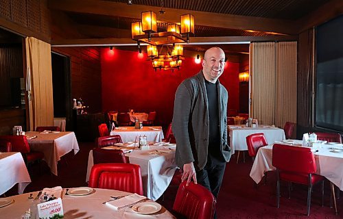 RUTH BONNEVILLE / WINNIPEG FREE PRESS

LOCAL - Rae &amp; Jerry's, new owner

Steve Hrousalas has sold the restaurant after 49 years to local investors including Adam Rodin who has loved the place since he was a kid

Portrait of Adam Rodin, one of the local new owners of  Rae and Jerry&#x573;  the iconic, dining room with ruby red furnishings. 


Jan 18th, 2024