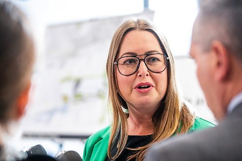 MIKAELA MACKENZIE / WINNIPEG FREE PRESS
	
Kate Fenske, CEO of Downtown Winnipeg BIZ, speaks to media after the signing of a memorandum of understanding at Portage Place on Tuesday, Dec. 12, 2023. For Joyanne story.
Winnipeg Free Press 2023