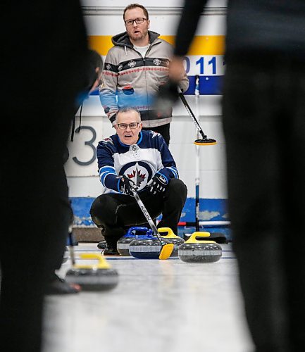 JOHN WOODS / WINNIPEG FREE PRESS
Dean Dunstone calls out as Andrew Irving looks on in the final of the Manitoba Open at St Vital Curling Club Monday, January 22, 2024. 

Reporter: josh