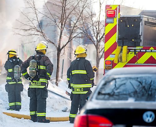 MIKAELA MACKENZIE / WINNIPEG FREE PRESS

Firefighters battle a fire at Portage Avenue and Langside Street in Winnipeg on Wednesday, Feb. 2, 2022. Standup.
Winnipeg Free Press 2022.