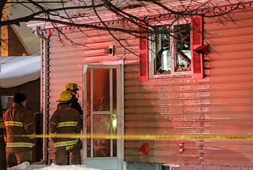 JOHN WOODS / WINNIPEG FREE PRESS
Firefighters and police were called to 859 Lorette for a fire in Winnipeg Tuesday, January 23, 2024. A person was taken to hospital.

Reporter: nicole