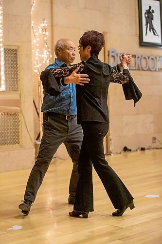 BROOK JONES / WINNIPEG FREE PRESS
Ted Motyka Dance Studio hosts dance classes for seniors at 460 Main St., in Winnipeg, Man. Couples are using dance classes at this studio as a way to keep in shape. Margaret Motyka is a co-owner and dance instructor with her husband Ted Motyka. Pictured: Dancers Dennis Toy (left) and his wife Edna participate in social ballroom dancing while Latin music is playing at the studio Friday, Jan. 19, 2024.