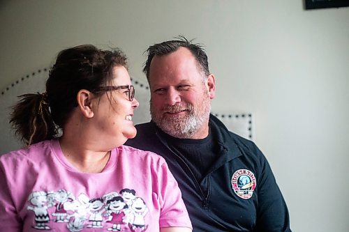 MIKAELA MACKENZIE / WINNIPEG FREE PRESS
	
Curtis McCrae and his wife, Nancy McCrae (who has early onset dementia), at her assisted living facility in Winnipeg on Wednesday, Jan. 24, 2024. For Joel Schlesinger story.
Winnipeg Free Press 2024