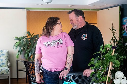 MIKAELA MACKENZIE / WINNIPEG FREE PRESS
	
Curtis McCrae and his wife, Nancy McCrae (who has early onset dementia), at her assisted living facility in Winnipeg on Wednesday, Jan. 24, 2024. For Joel Schlesinger story.
Winnipeg Free Press 2024