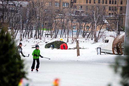 MIKAELA MACKENZIE / WINNIPEG FREE PRESS
	
The new 2024 warming huts line the Nestaweya River Trail at The Forks on Friday, Jan. 26, 2024. For photo page.
Winnipeg Free Press 2024