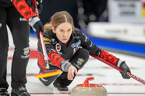 BROOK JONES / WINNIPEG FREE PRESS
Skip Kaitlyn Lawes of Team Lawes from the Fort Rouge Curling Club competes in the 2024 Manitoba Women's Curling Championships - Scotties Tournament of Hearts presented by Rocky Mountain Equipment at the Access Event Centre in Morden, Man., Friday, Jan. 26, 2024. Members of Team Lawes also include third Selena Njejovan, second Jocelyn Peterman and lead Kristin MacCuish. Pictured: Lawes prepares to throw a rock during her team's match against Team Peterson from the Assiniboine Memorial Curling Club Friday, Jan. 26, 2024. Team Lawes earned an 8-6 victory over Team Peterson.