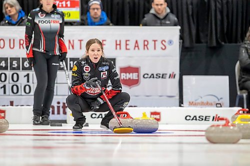 BROOK JONES / WINNIPEG FREE PRESS
Skip Kaitlyn Lawes of Team Lawes from the Fort Rouge Curling Club competes in the 2024 Manitoba Women's Curling Championships - Scotties Tournament of Hearts presented by Rocky Mountain Equipment at the Access Event Centre in Morden, Man., Friday, Jan. 26, 2024. Members of Team Lawes also include third Selena Njejovan, second Jocelyn Peterman and lead Kristin MacCuish. Pictured: Lawes calling the line during her team's match against Team Peterson from the Assiniboine Memorial Curling Club Friday, Jan. 26, 2024. Team Lawes earned an 8-6 victory over Team Peterson.