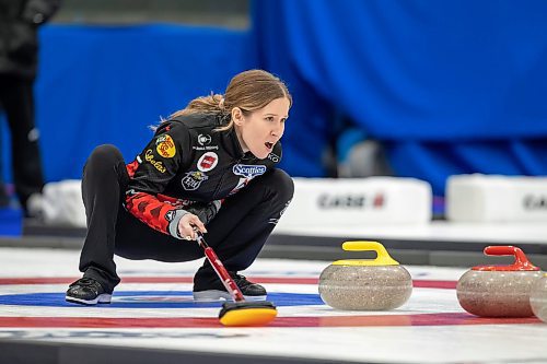 BROOK JONES / WINNIPEG FREE PRESS
Skip Kaitlyn Lawes of Team Lawes from the Fort Rouge Curling Club calls the line while competing in the final of 2024 Manitoba Women's Curling Championships - Scotties Tournament of Hearts presented by Rocky Mountain Equipment at the Access Event Centre in Morden, Man., Sunday, Jan. 28, 2024. Members of Team Lawes also include third Selena Njejovan, second Jocelyn Peterman and lead Kristin MacCuish. Team Lawes earned a 9-8 victory over Team Peterson from the Assiniboine Memorial Curling Club.