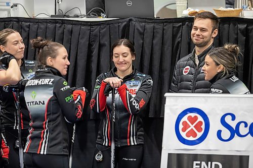 BROOK JONES / WINNIPEG FREE PRESS
Skip Beth Peterson (middle) of Team Peterson from the Assiniboine Memorial Curling Club is pictured with teammates during a break in action during the final of 2024 Manitoba Women's Curling Championships - Scotties Tournament of Hearts presented by Rocky Mountain Equipment at the Access Event Centre in Morden, Man., Sunday, Jan. 28, 2024. Members of Team Peterson also include third Kelsey Rocque, second Katherine Doerksen, lead Melissa Gordon Kurz and alternate Jenna Loder. Team Peterson was defeated 9-8 by Team Kaitlyn Lawes from the Fort Rouge Curling Club.