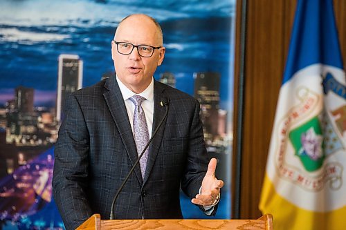 MIKAELA MACKENZIE / WINNIPEG FREE PRESS
	
Mayor Scott Gillingham speaks before revealing the Winnipeg 150 graphic at City Hall on Monday, Jan. 15, 2024. For Tyler story.
Winnipeg Free Press 2023