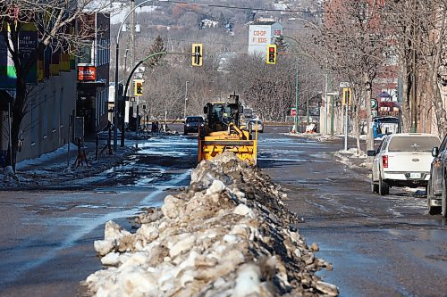 30012024
Snow is cleared from 7th Street in downtown Brandon on an unseasonably warm Tuesday afternoon.
(Tim Smith/The Brandon Sun)