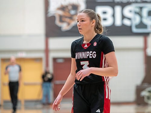 BROOK JONES / WINNIPEG FREE PRESS
The University of Manitoba Bisons host the visiting University of Winnipeg Wesmen in Canada West women's basketball action at the Investors Group Athletic Centre at the University of Manitoba Fort Garry campus in Winnipeg, Man., Saturday, Feb. 3, 2024. Pictured: Wesmen guard Anna Kernaghan (No. 3) during first half action.