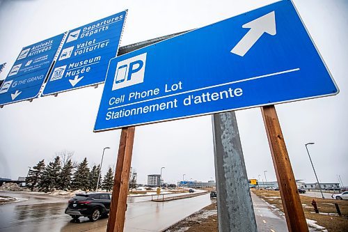 MIKAELA MACKENZIE / WINNIPEG FREE PRESS

The new designated cell phone parking lot at Winnipeg Richardson International Airport on Monday, Feb. 5, 2024. For Gabby story.
Winnipeg Free Press 2024.