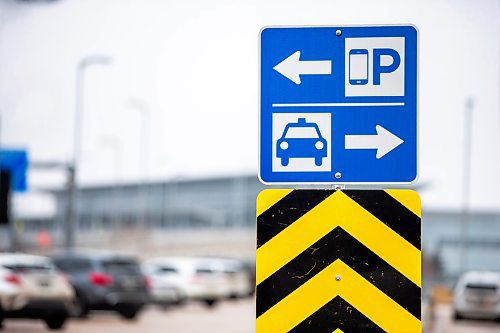 MIKAELA MACKENZIE / WINNIPEG FREE PRESS

The new designated cell phone parking lot at Winnipeg Richardson International Airport on Monday, Feb. 5, 2024. For Gabby story.
Winnipeg Free Press 2024.