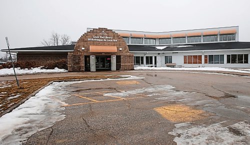 JOHN WOODS / WINNIPEG FREE PRESS
Louis Riel Library on Dakota, which was the scene of a police incident where a male caused a disturbance, is photographed Monday, February 5, 2024.  

Reporter: nicole