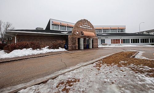 JOHN WOODS / WINNIPEG FREE PRESS
Louis Riel Library on Dakota, which was the scene of a police incident where a male caused a disturbance, is photographed Monday, February 5, 2024.  

Reporter: nicole