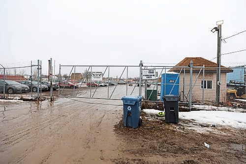 MIKE DEAL / WINNIPEG FREE PRESS
Tartan Towing at 14 Dawson Road North. 
240206 - Tuesday, February 6, 2024. 