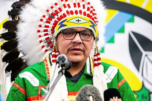 MIKAELA MACKENZIE / WINNIPEG FREE PRESS

Red Sucker Lake chief Samuel Knott speaks at a press conference declaring a state of emergency due to the winter roads (and lack of supplies that are usually trucked in over the season this way) at Anisininew Okimawin/ITLC Inc. on Tuesday, Feb. 6, 2024. For Nicole story.
Winnipeg Free Press 2024.