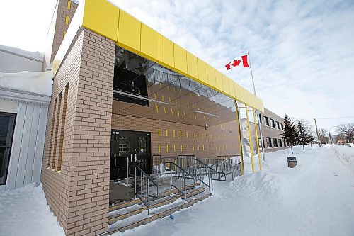 JOHN WOODS / WINNIPEG FREE PRESS
Cecil Rhodes School on McGregor in Winnipeg photographed Sunday, February 27, 2022. Winnipeg School Division is considering changing the name due to Rhodes&#x2019; involvement in South African apartheid. 

Re: Macintosh