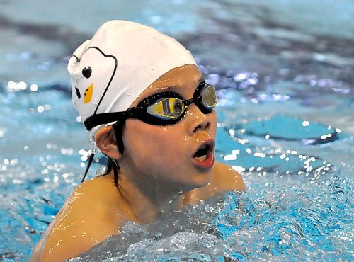 Brandon Bluefins U10 swimmer Colin Li hones his breast stroke during a Wednesday night practice at the Sportsplex pool. He has erased five previous swim records from the 1980s and 1990s. (Jules Xavier/The Brandon Sun)