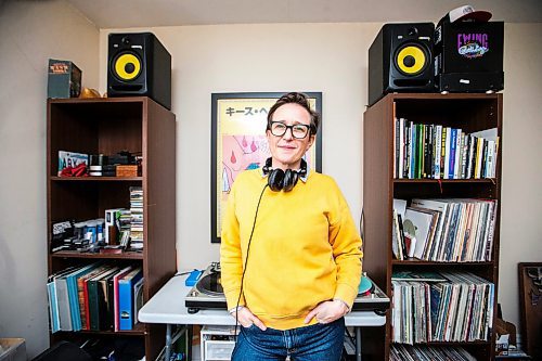 MIKAELA MACKENZIE / WINNIPEG FREE PRESS

Sarah Michaelson, known as Mama Cutsworth, in her home on Wednesday, Feb. 7, 2024. Sarah has been a DJ for 20 years, and is teaching the DJ Academy. For Sabrina story.
Winnipeg Free Press 2024.