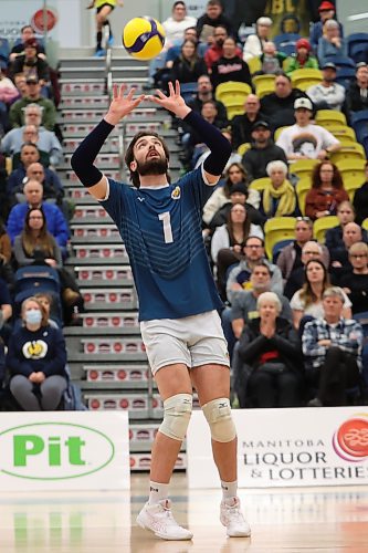 JJ Love sets the ball during the first set. (Tim Smith/The Brandon Sun)