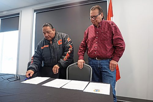 09022024
Canupawakpa Dakota Nation chief Raymond Brown and Sioux Valley Dakota Nation chief Vince Tacan with the memorandum of understanding signed by Brown, Tacan,  and Dakota Plains First Nation chief Don Smoke to work together to build a casino along the Trans Canada Highway at Highway 21 south of Sioux Valley Dakota Nation. (Tim Smith/The Brandon Sun)