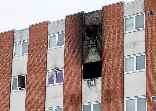 JOHN WOODS / WINNIPEG FREE PRESS
Firefighters were called to the apartment building at 85 Furby for a fire Sunday, February 11, 2024. Approximately forty people were evacuated and 5 taken to hospital.

Reporter: ?