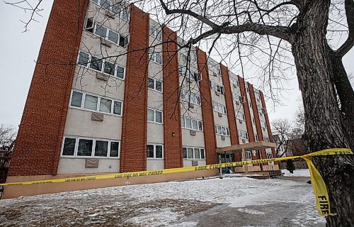 JOHN WOODS / WINNIPEG FREE PRESS
Firefighters were called to the apartment building at 85 Furby for a fire Sunday, February 11, 2024. Approximately forty people were evacuated and 5 taken to hospital.

Reporter: ?