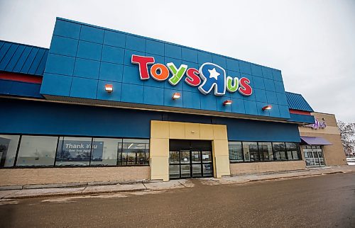 JOHN WOODS / WINNIPEG FREE PRESS
Toys-R-Us store near Polo Park is photographed Monday, February 12, 2024. HMV is planning to sell their products in the national toy store chain.

Reporter: gabby