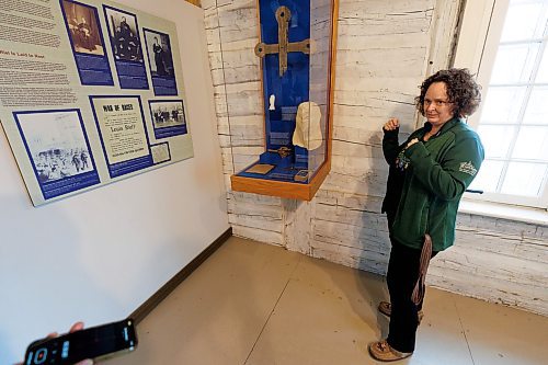 MIKE DEAL / WINNIPEG FREE PRESS
Cindy Desrochers, director with the St. Boniface Museum discusses some of the artifacts in the Louis Riel Exhibit.
240206 - Tuesday, February 06, 2024.