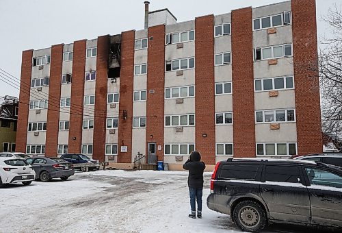 JOHN WOODS / WINNIPEG FREE PRESS
Firefighters were called to the apartment building at 85 Furby for a fire Sunday, February 11, 2024. Approximately forty people were evacuated and 5 taken to hospital.

Reporter: ?