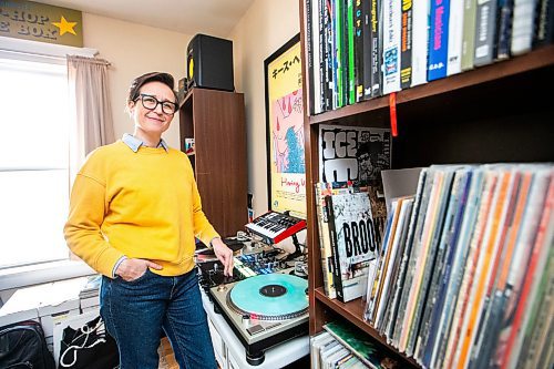 MIKAELA MACKENZIE / WINNIPEG FREE PRESS

Sarah Michaelson, known as Mama Cutsworth, in her home on Wednesday, Feb. 7, 2024. Sarah has been a DJ for 20 years, and is teaching the DJ Academy. For Sabrina story.
Winnipeg Free Press 2024.