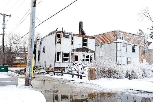 MIKE DEAL / WINNIPEG FREE PRESS
A building in the 100 block of Spence Street was partially destroyed by fire early Monday morning.
Winnipeg Fire Paramedic Service crews were on scene at the vacant house at 149 Spence St. before 5:20 a.m.
240226 - Monday, February 26, 2024