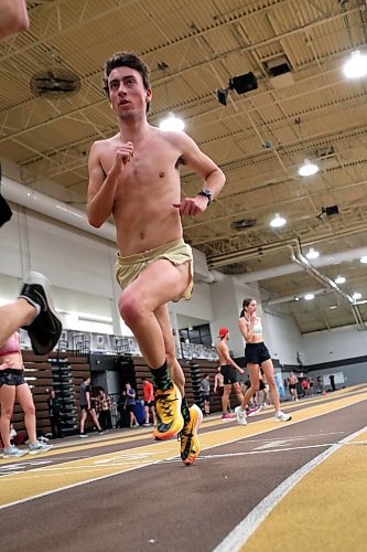 BROOK JONES / WINNIPEG FREE PRESS
University of Manitoba Bisons men's track &amp; field team middle and long distance runner Justin Kroeker trains on the track at the James Daly Fieldhouse at the University of Manitoba Fort Garry campus in Winnipeg, Man., Tuesday, Feb. 27, 2024. The Bisons men's team captured the Canada West Track &amp; Field Championships for the third year in a row.