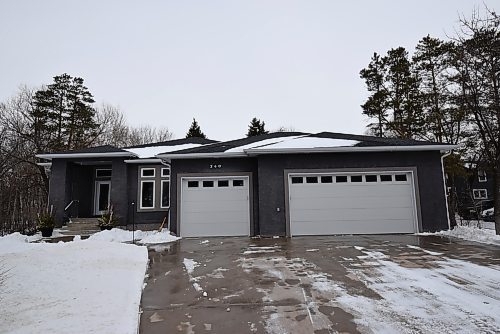 Photos by Todd Lewys / Winnipeg Free Press
The 1,950 bungalow, which is in show home condition, has a country appeal, yet it's just a short drive from city conveniences. 